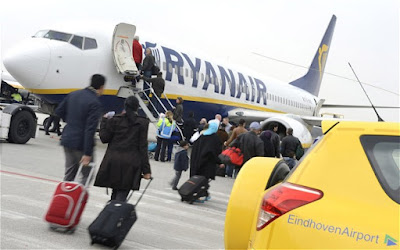 Φθηνά εισιτήρια από την Ryanair Φούλ στις εκπτώσεις από την Ryanair